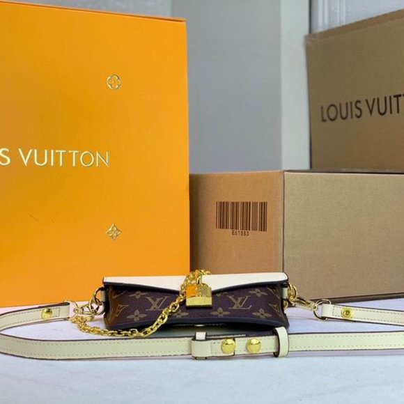 Women Bags  Padlock on Strap M80472 19X11X3 ss - Picture 5 of 6